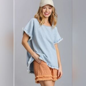 NWOT UMGEE Women's Denim Oversized Fringed Hem Top - Size Medium